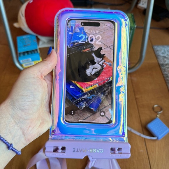 Case-Mate Holographic Phone Pouch with Lavender Strap - Picture 8 of 8